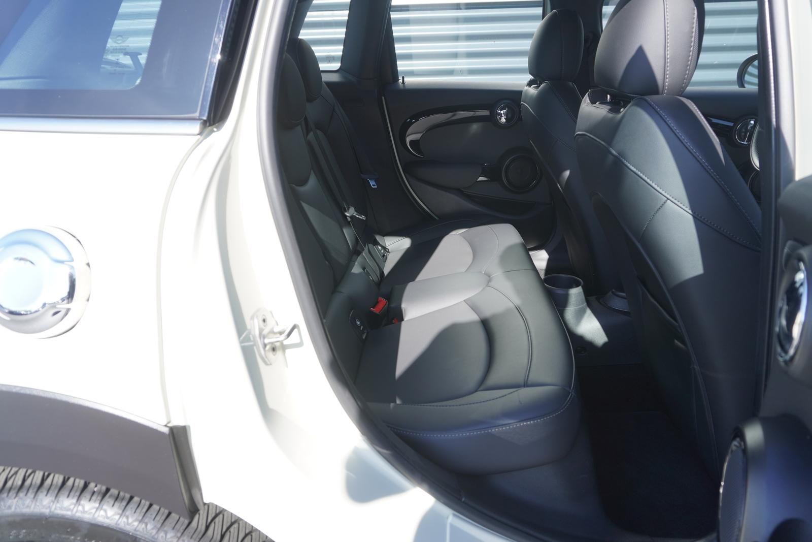 MINI COOPER S - Samsaru's Car Outlet