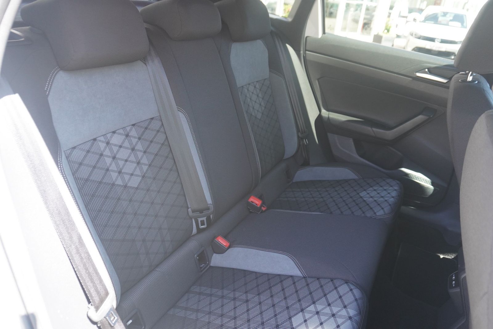 Volkswagen Taigo 1.0 TSI DSG R-Line - Samsaru's Car Outlet