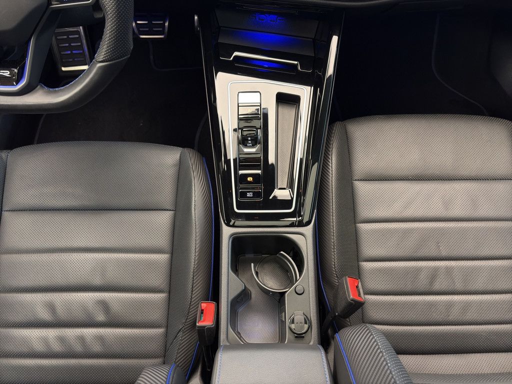 Volkswagen Golf Variant R 2.0 TSI 4Motion Matrix+Pano+HuD