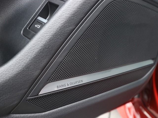 Audi RS 6 Avant RS-SPORTAGA*STANDHZG*PANO*360°*280KMH