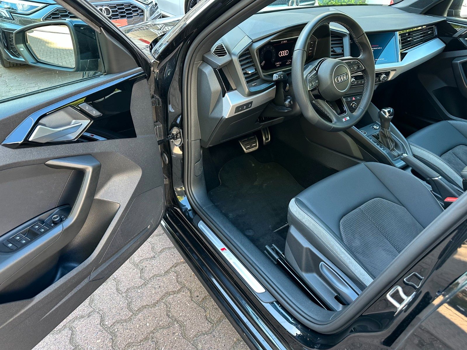 Audi A1 30 TFSI S line*LEDER*NAVI*SHZ*LED*MMI*APS+