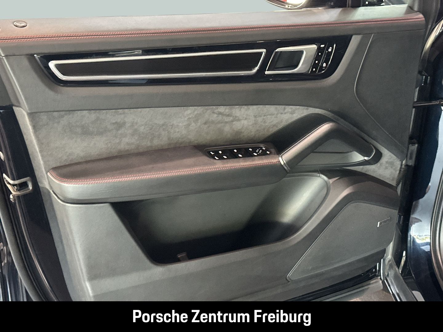 Porsche Cayenne GTS Coupe BOSE Sportabgasanlage LED