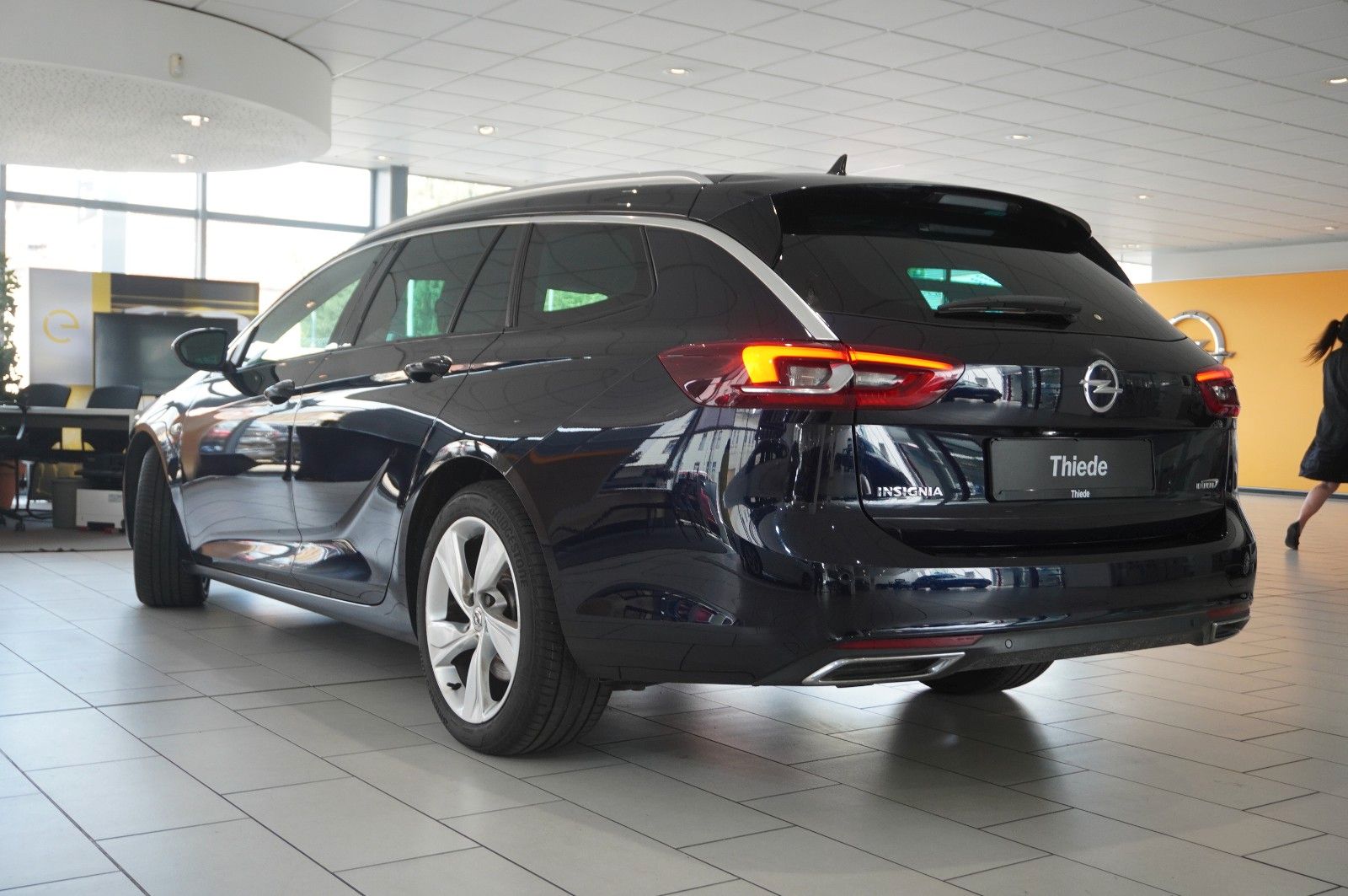 Opel Insignia B ST 2.0D INNOV. 4X4 - Samsaru's Car Outlet