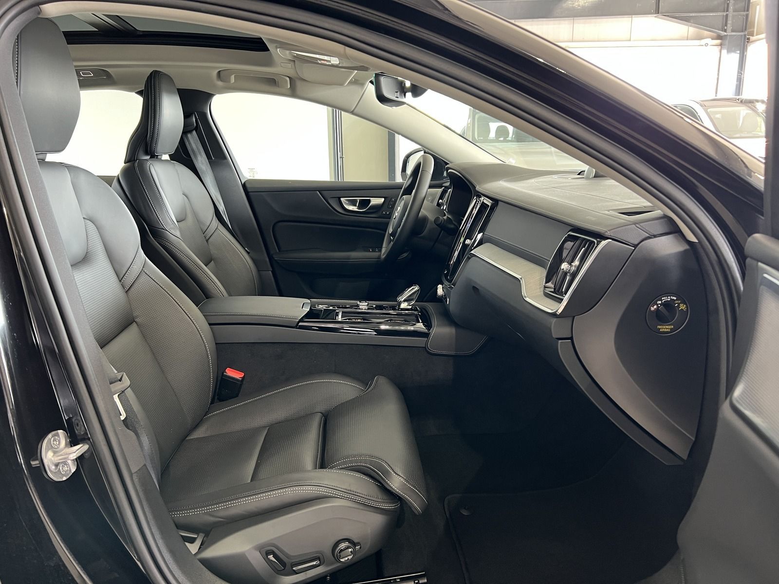 Volvo S60 T8 Ultimate Dark Recharge AWD B&W Massage