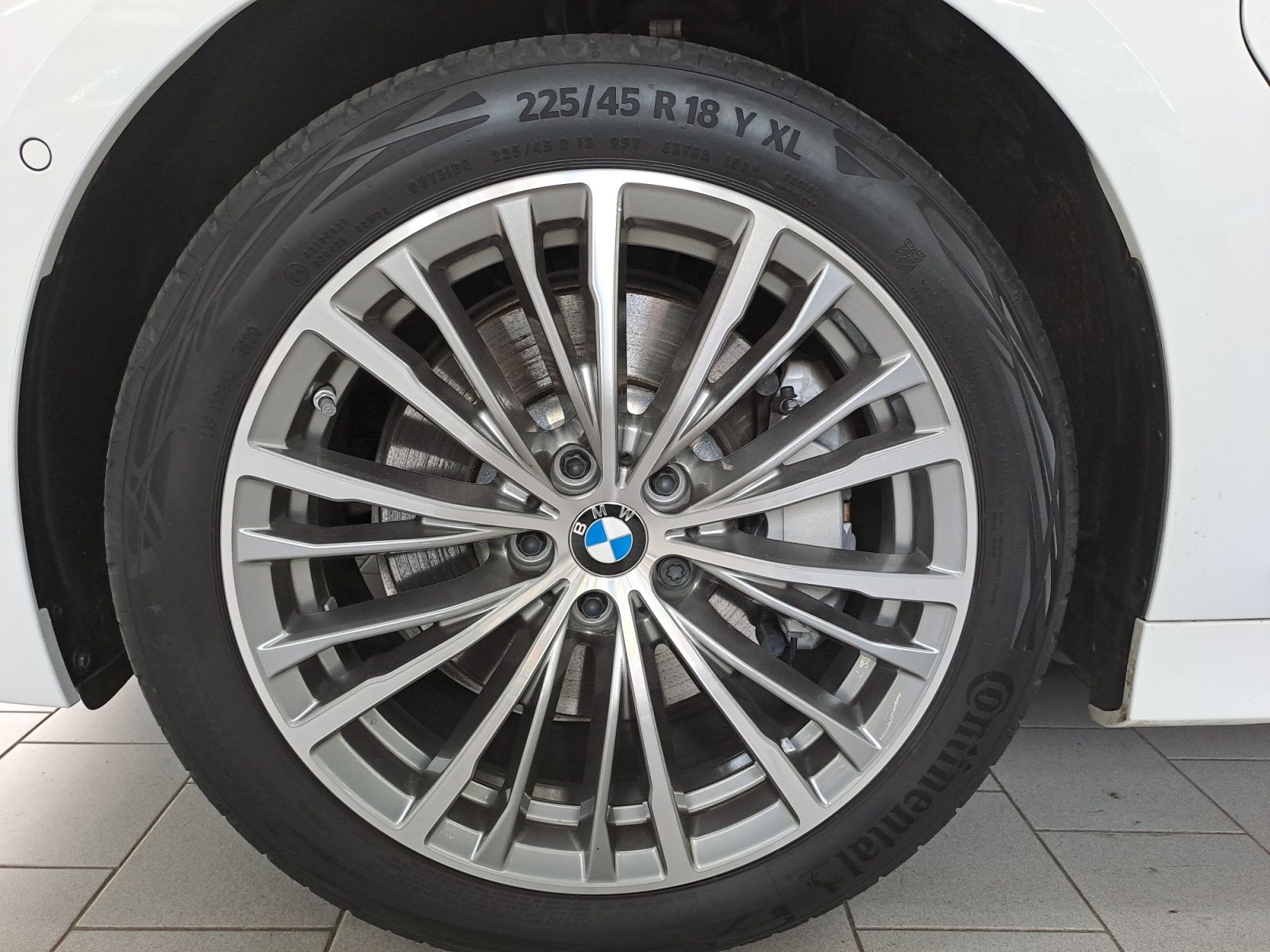 BMW 330e Luxury Line - Samsaru's Car Outlet