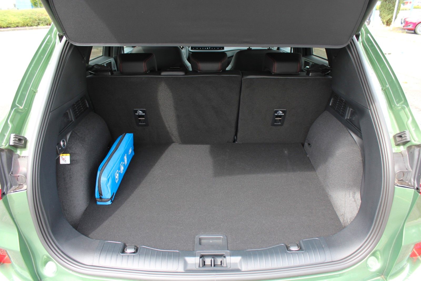 Ford Kuga ST-Line X 2.5 FHEV Allrad - Samsaru's Car Outlet