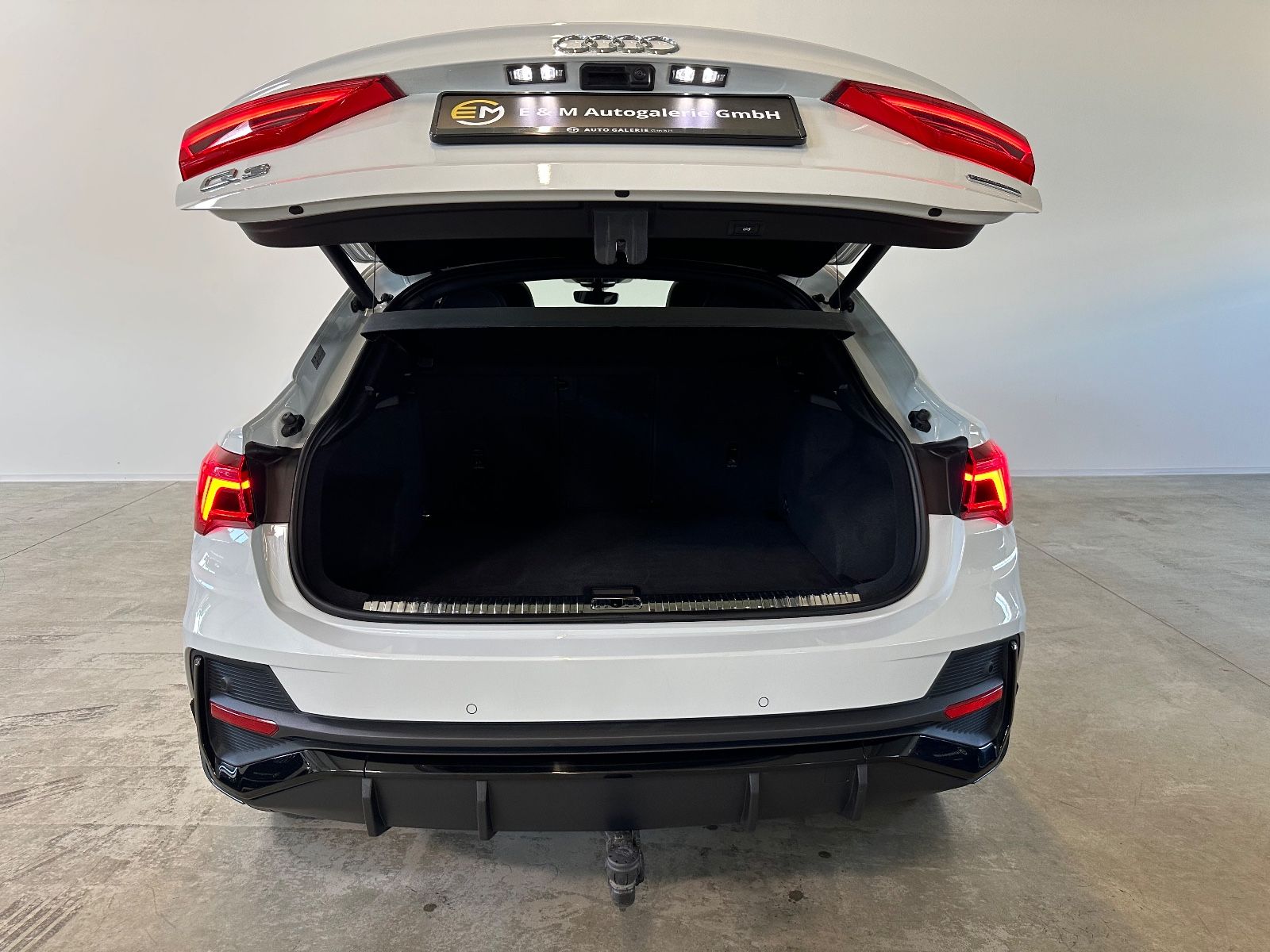 Audi Q3 Sportback 45 TFSI qu S line - Samsaru's Car Outlet