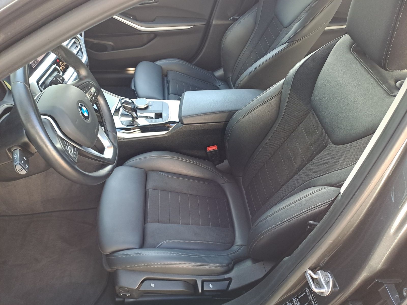 BMW 320i Touring Sport Line - Samsaru's Car Outlet