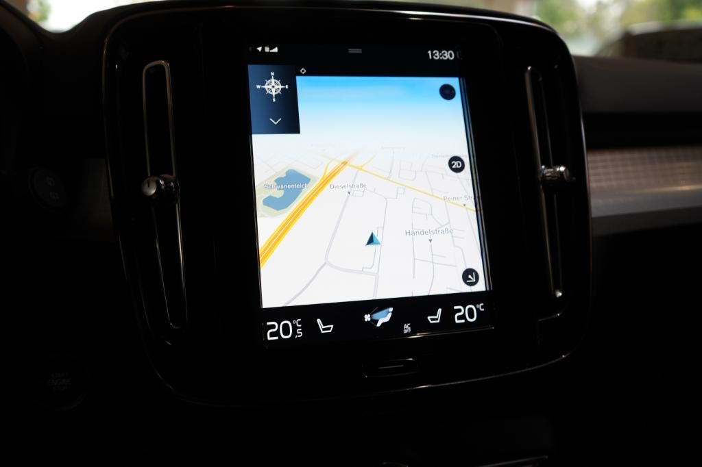 Volvo XC 40 B4 Momentum - Samsaru's Car Outlet