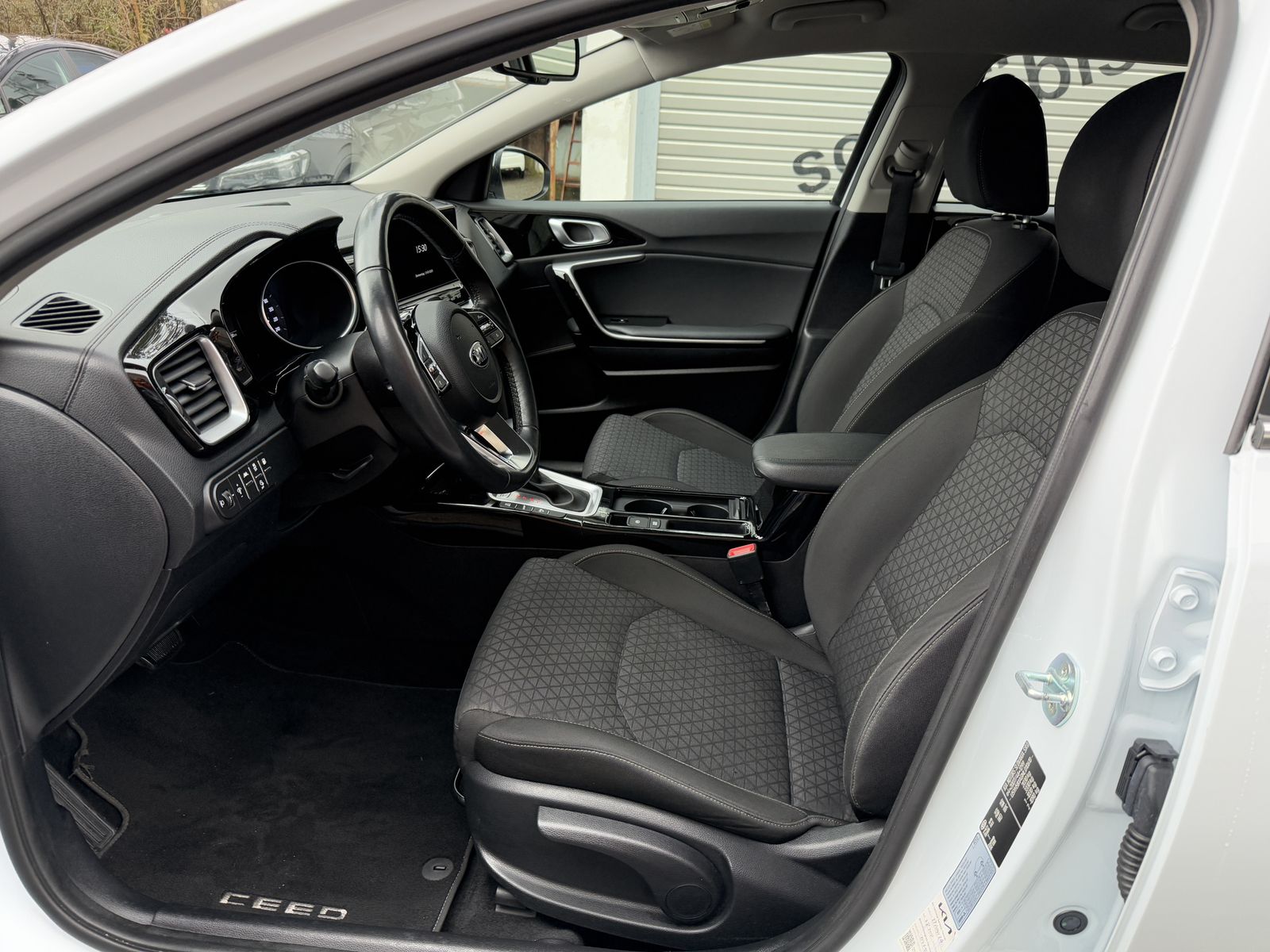 Kia Ceed Plug-in Hybrid Vision - Samsaru's Car Outlet