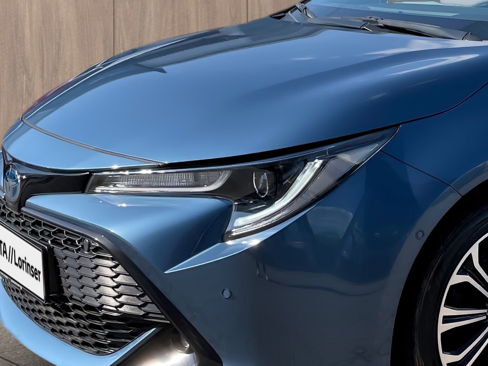 Toyota Corolla Touring Sports Hybrid - Samsaru's Car Outlet