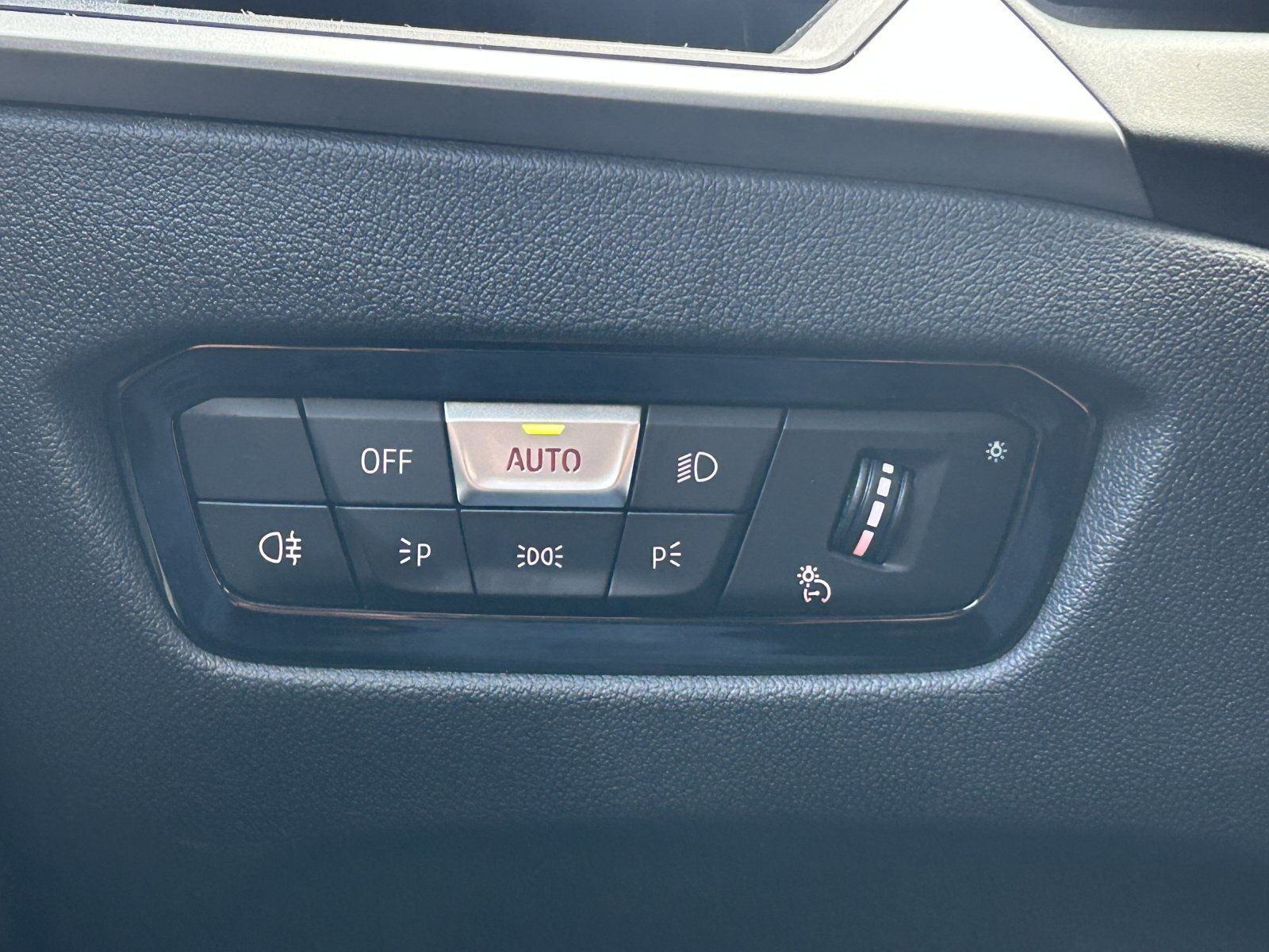 BMW 320 d Mild Hybrid xDrive - Samsaru's Car Outlet
