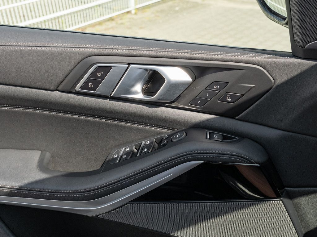BMW X5 xDrive 40d M-Sport Pro LUFTFEDERUNG+PANO+AHK