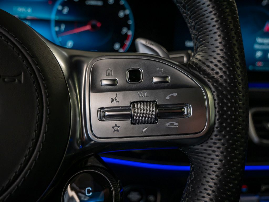 Mercedes-Benz GLE 63 AMG S 4M Drivers Standhz Distr Pano