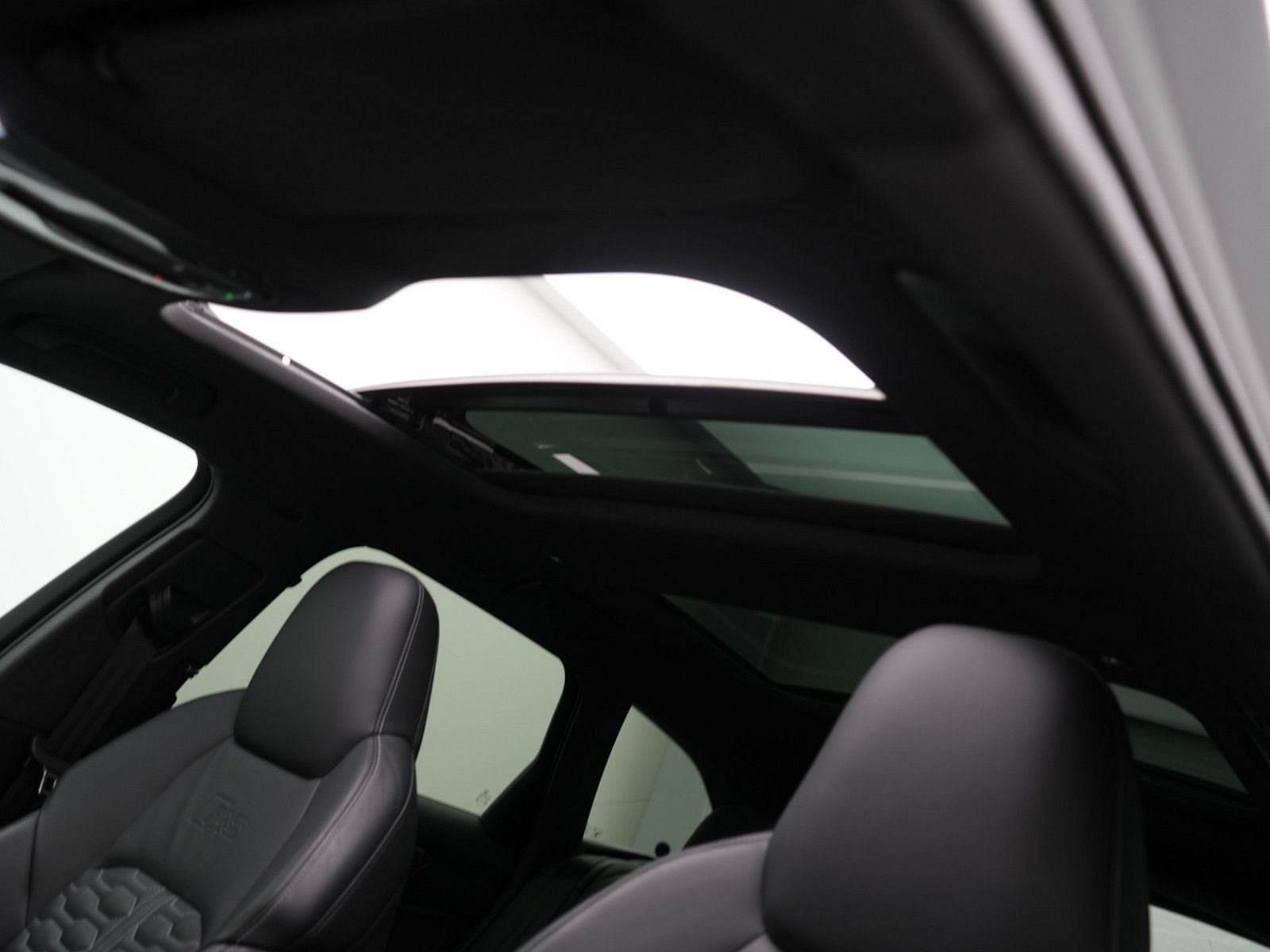 Audi RS6 305KMH LASER PANO RAUTE KERAMIK LUFT NAVI
