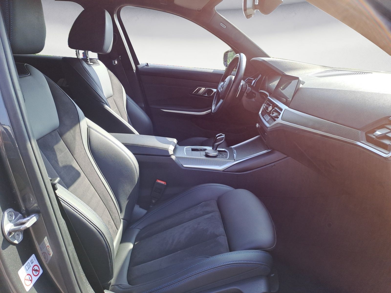 BMW 330e xDrive Touring - Samsaru's Car Outlet