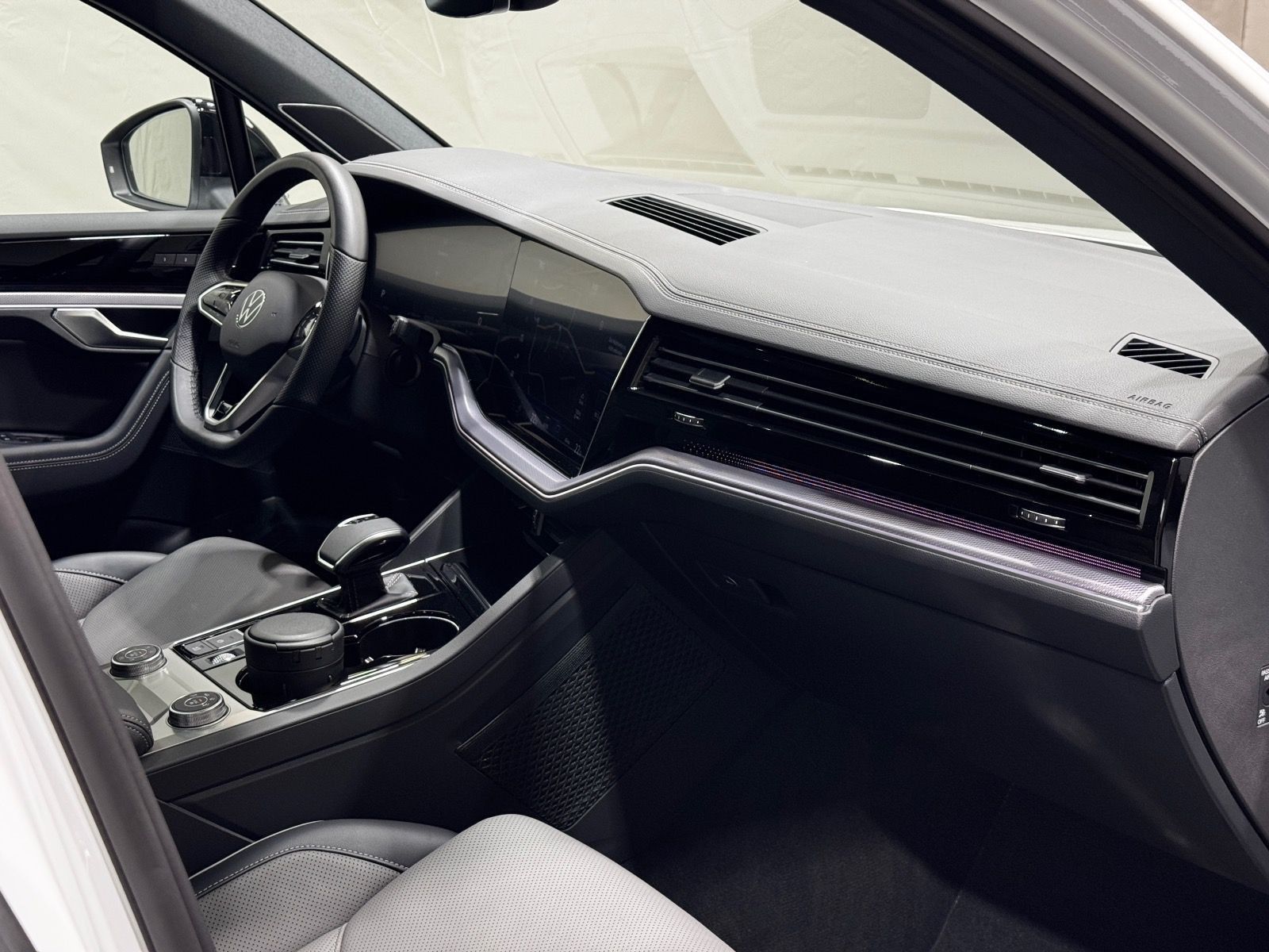 Volkswagen Touareg R-Line Black Style | MATRIX PANO LUFT