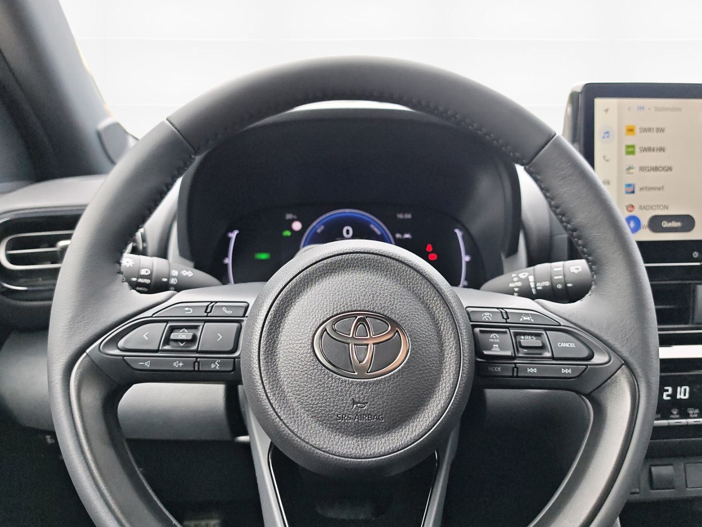 Toyota Yaris Cross 1.5 Hybrid Teamplayer 4x2 +Technik-P