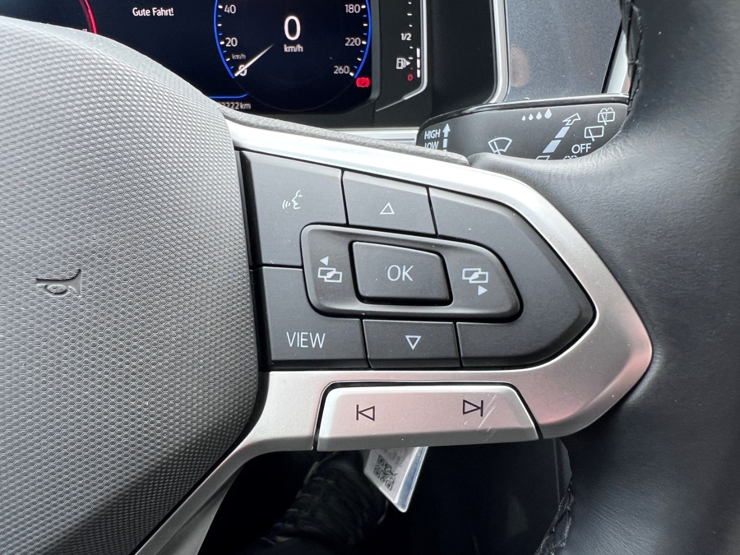 Volkswagen T-Roc 1.0 TSI Style - Samsaru's Car Outlet