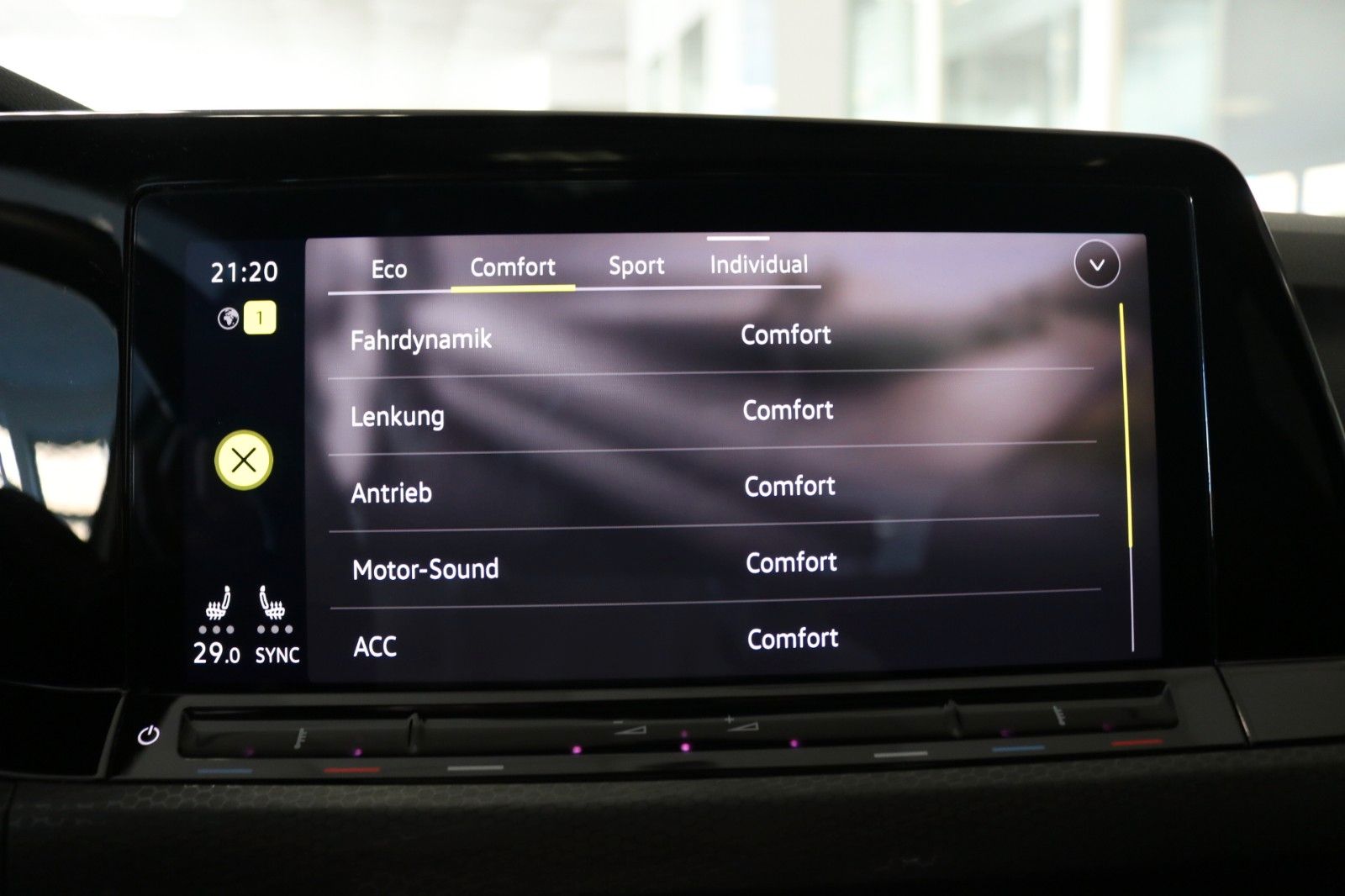 Volkswagen Golf VIII GTD AHK HUD STHZ Matrix Pano Kamera