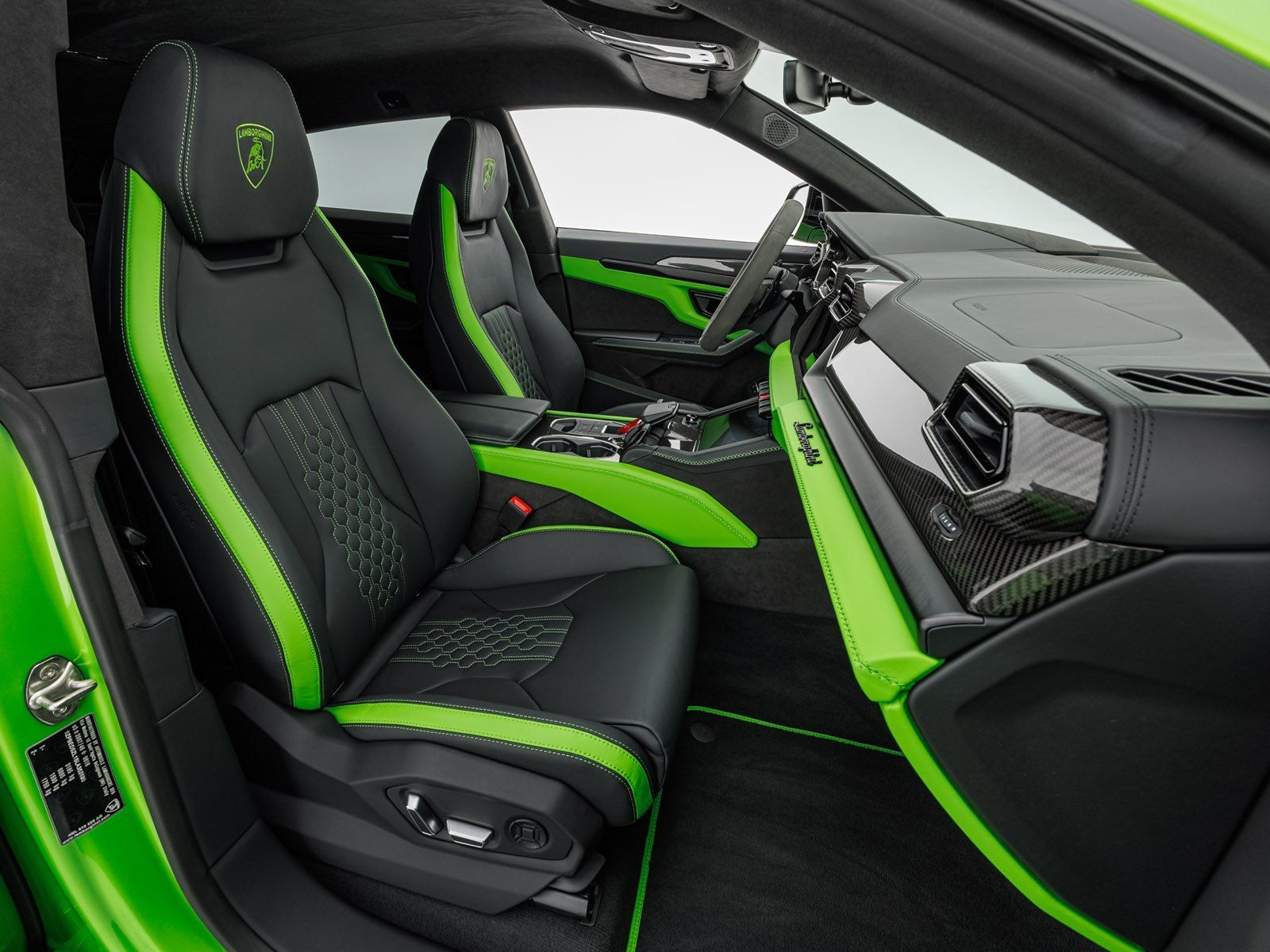 Lamborghini Urus SE - Samsaru's Car Outlet
