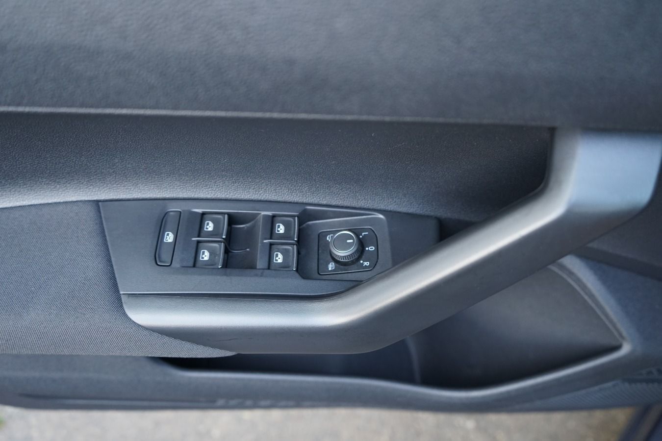 Volkswagen Polo 1.0 TSI Style - Samsaru's Car Outlet