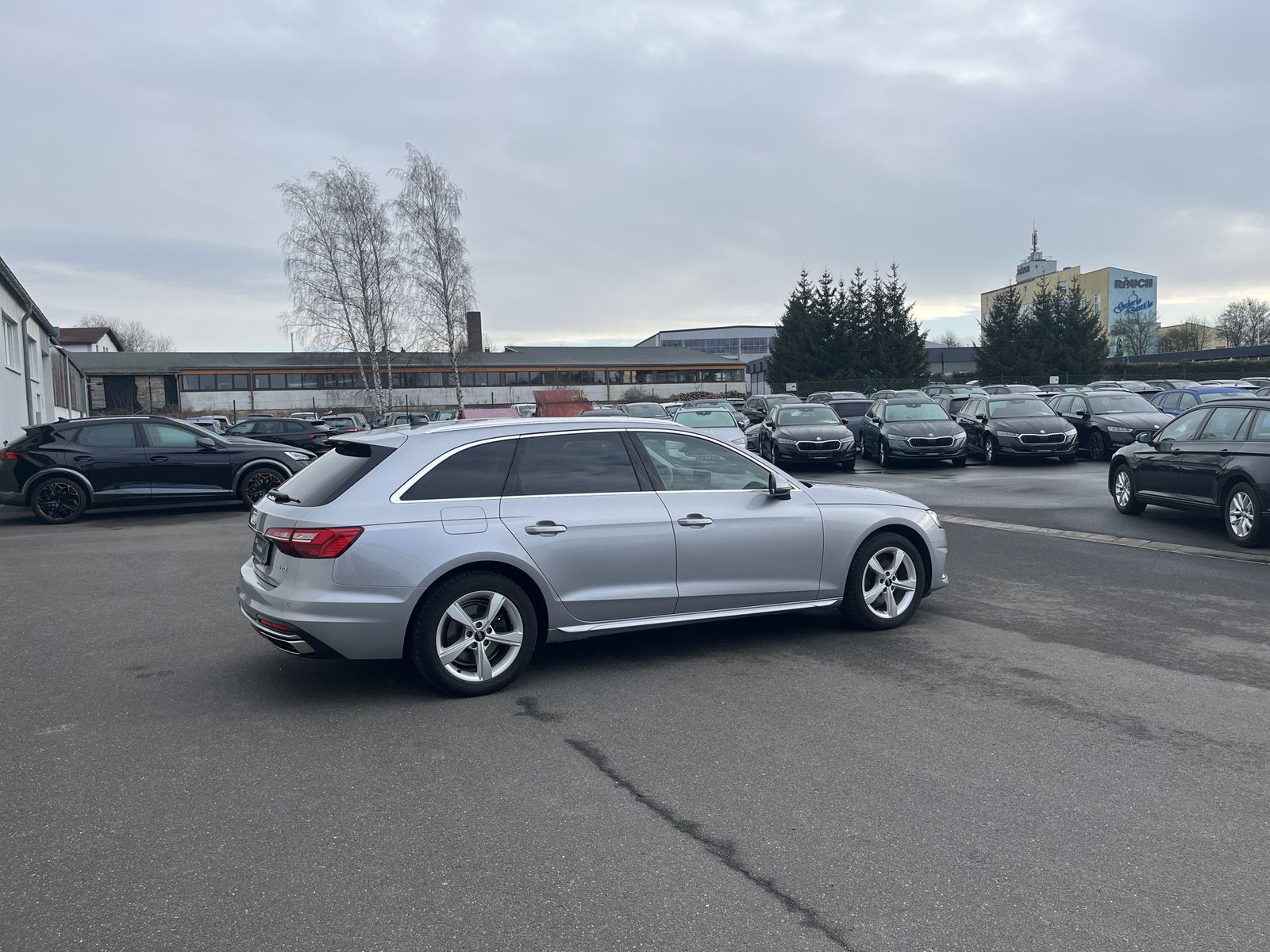 Audi A4 Avant 35 2.0 TDI S tronic advanced - Samsaru's Car Outlet