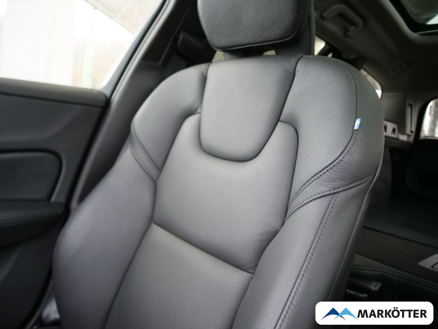 Volvo V60 T6 AWD Recharge Plus Bright  AHK/STHZ/PANO/