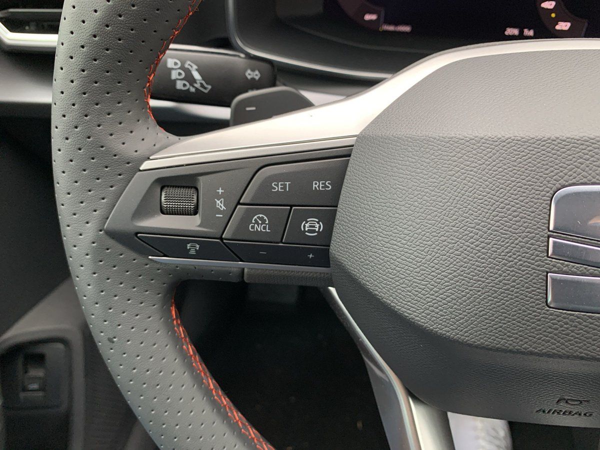 Seat Leon FR  1.5 ETSI DSG MATRIX+SHZ+NAV
