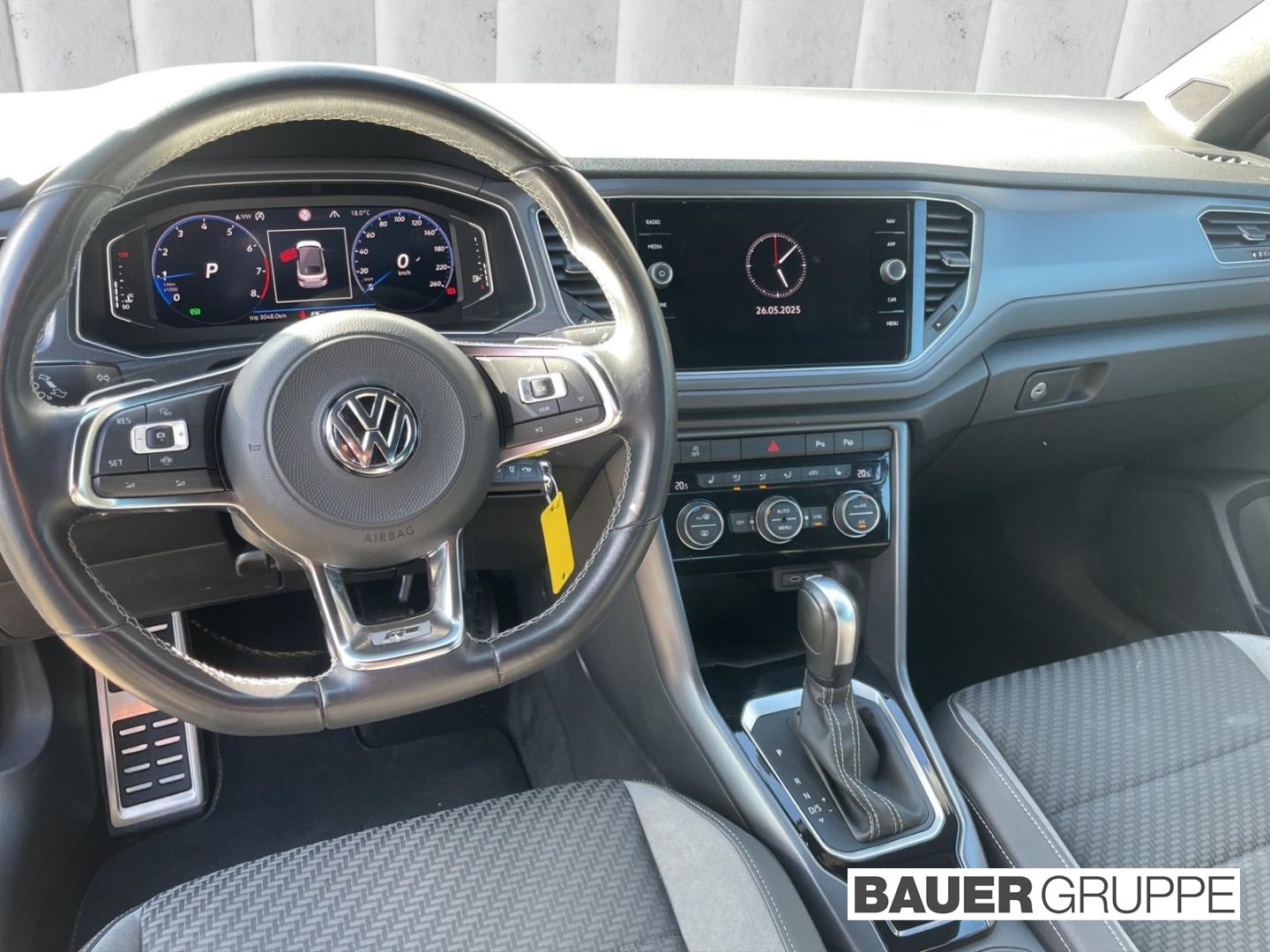 Volkswagen T-Roc R-Line 1.5 TSI - Samsaru's Car Outlet