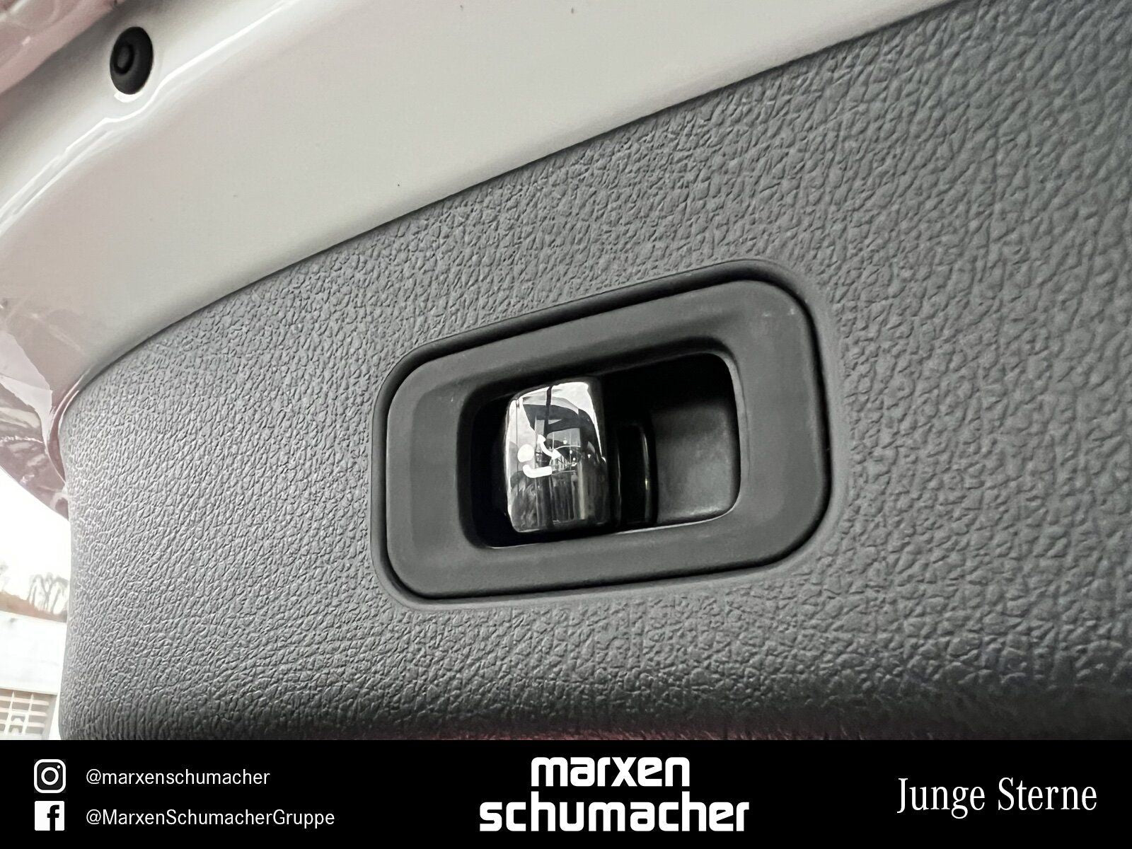 Mercedes-Benz GLC 220 d 4M AVANTGARDE Pano+360°+AHK+DIGITAL