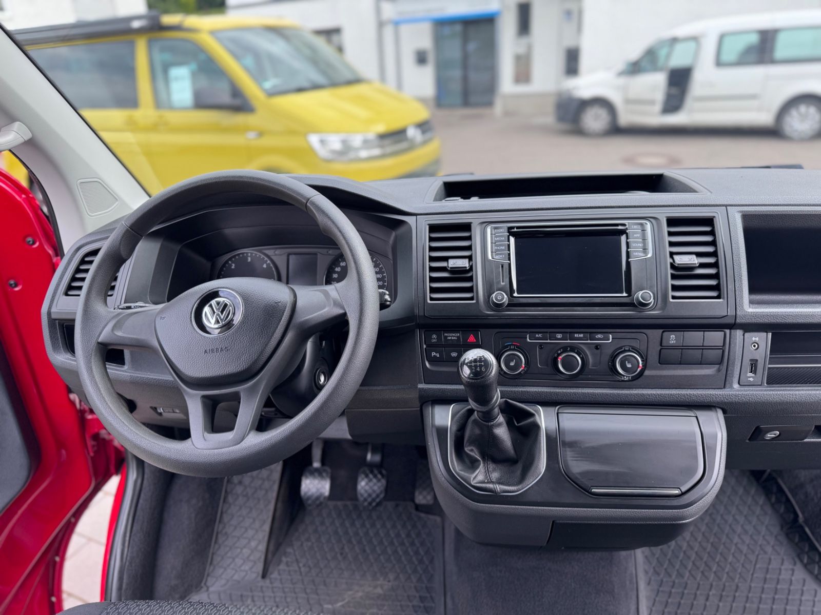 Volkswagen T6 Multivan - Samsaru's Car Outlet