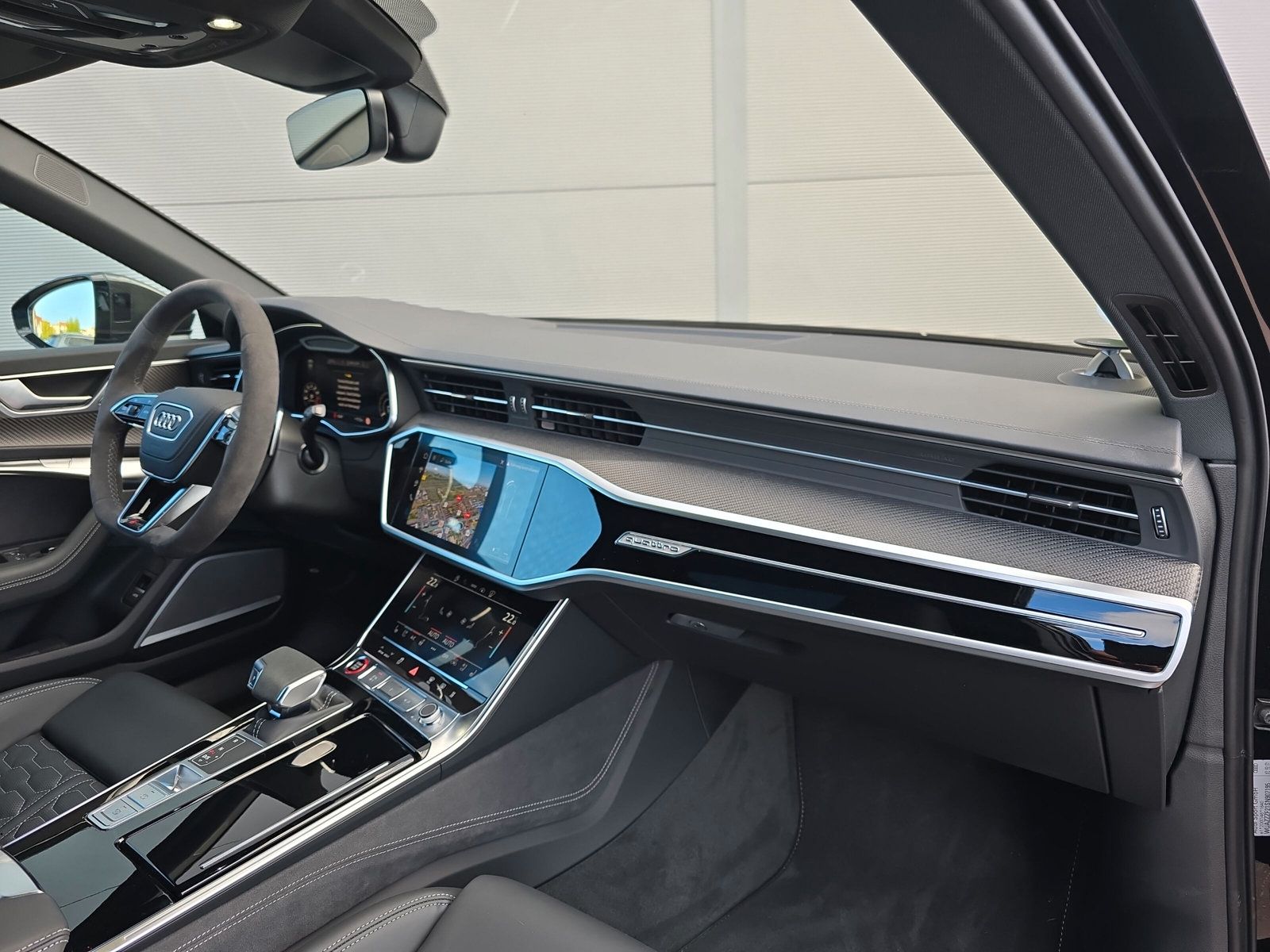 Audi RS6 Avant KERAMIK DYNAMIK+ 305KM/H PANO STANDHZG