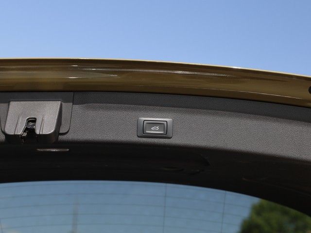 Audi RS6 Avant LM22 Keramik 305km/h Carbon HuD Dynami