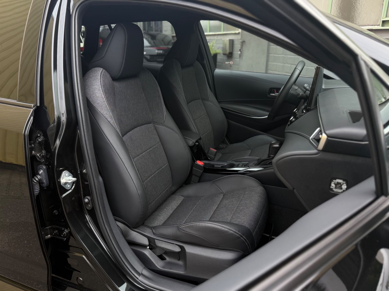 Toyota Corolla Touring Sports Hybrid Team D 1. Hand