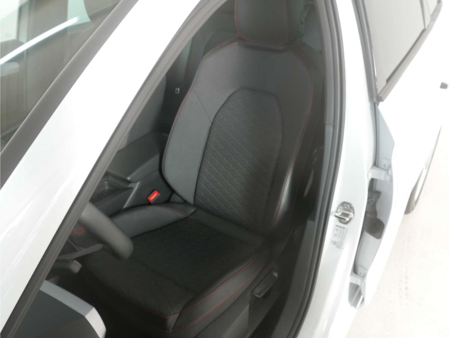 Seat Leon Sportstourer 2.0 TDI DSG FR AHK/NAV/RFK/ACC