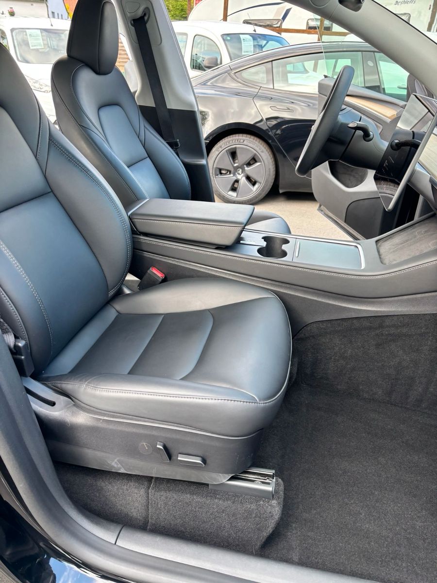 Tesla Model Y Basis RWD # black # AHK # MWST.
