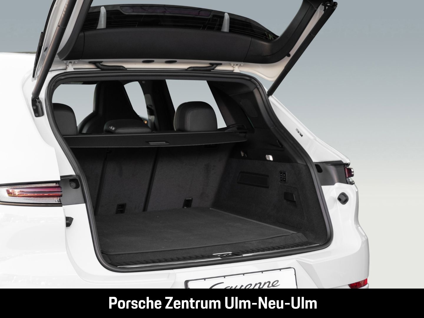 Porsche Cayenne E-Hybrid InnoDrive Head-Up Sitzbelüftung