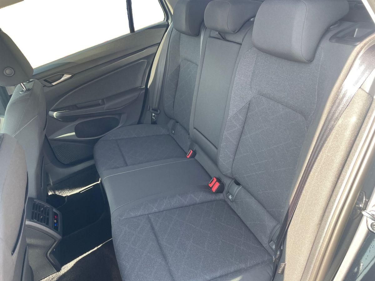 Volkswagen Golf VIII Variant 1.5 TSI LIFE - Samsaru's Car Outlet