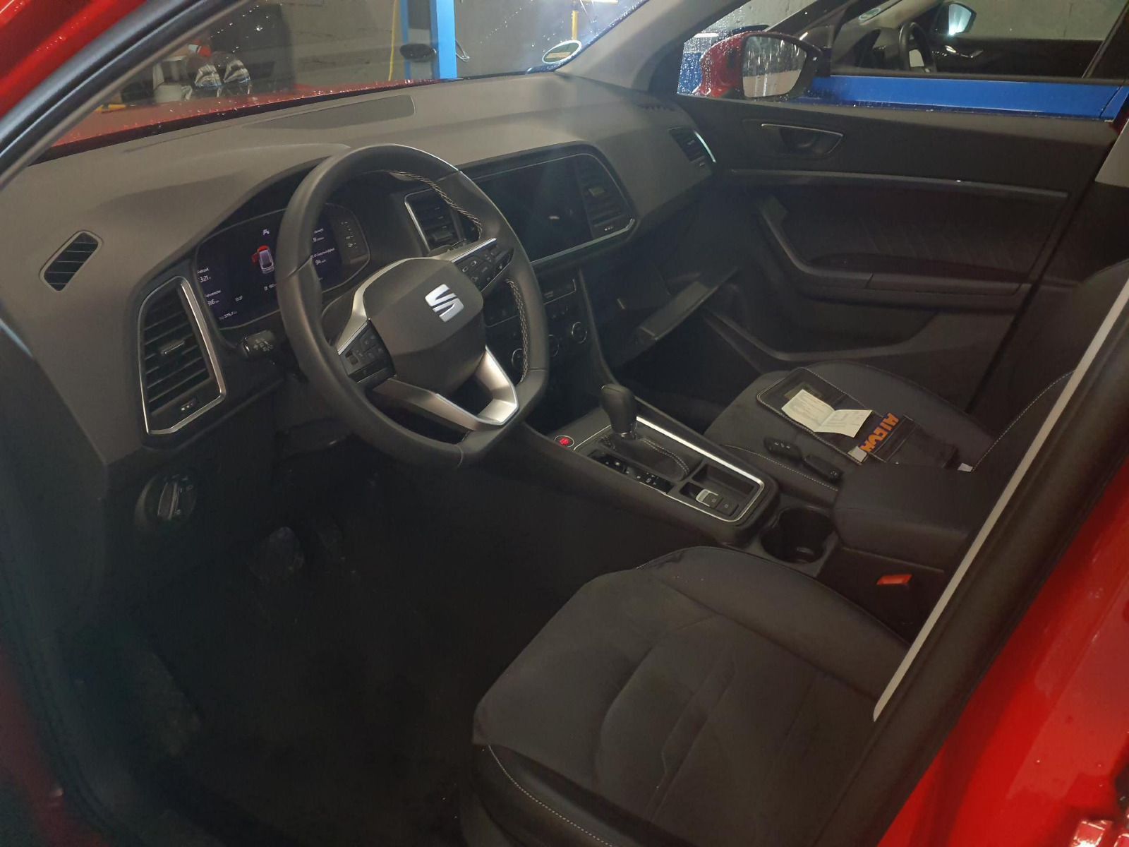 Seat Ateca 2.0 TDI DSG Style AHK Navi SHZ Pano Kamera