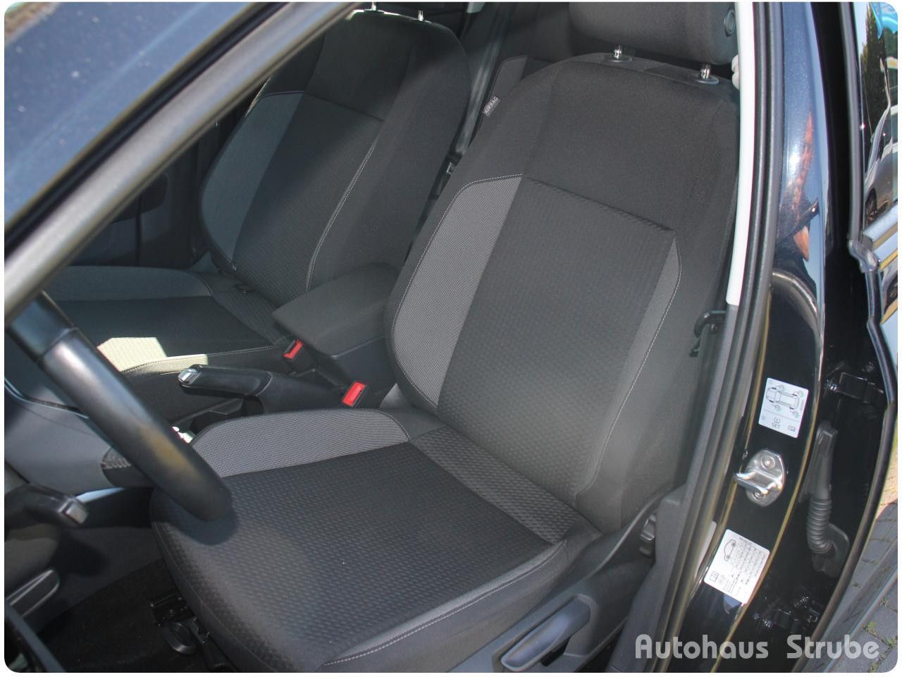 Volkswagen Taigo Life 1.0 TSI - Samsaru's Car Outlet