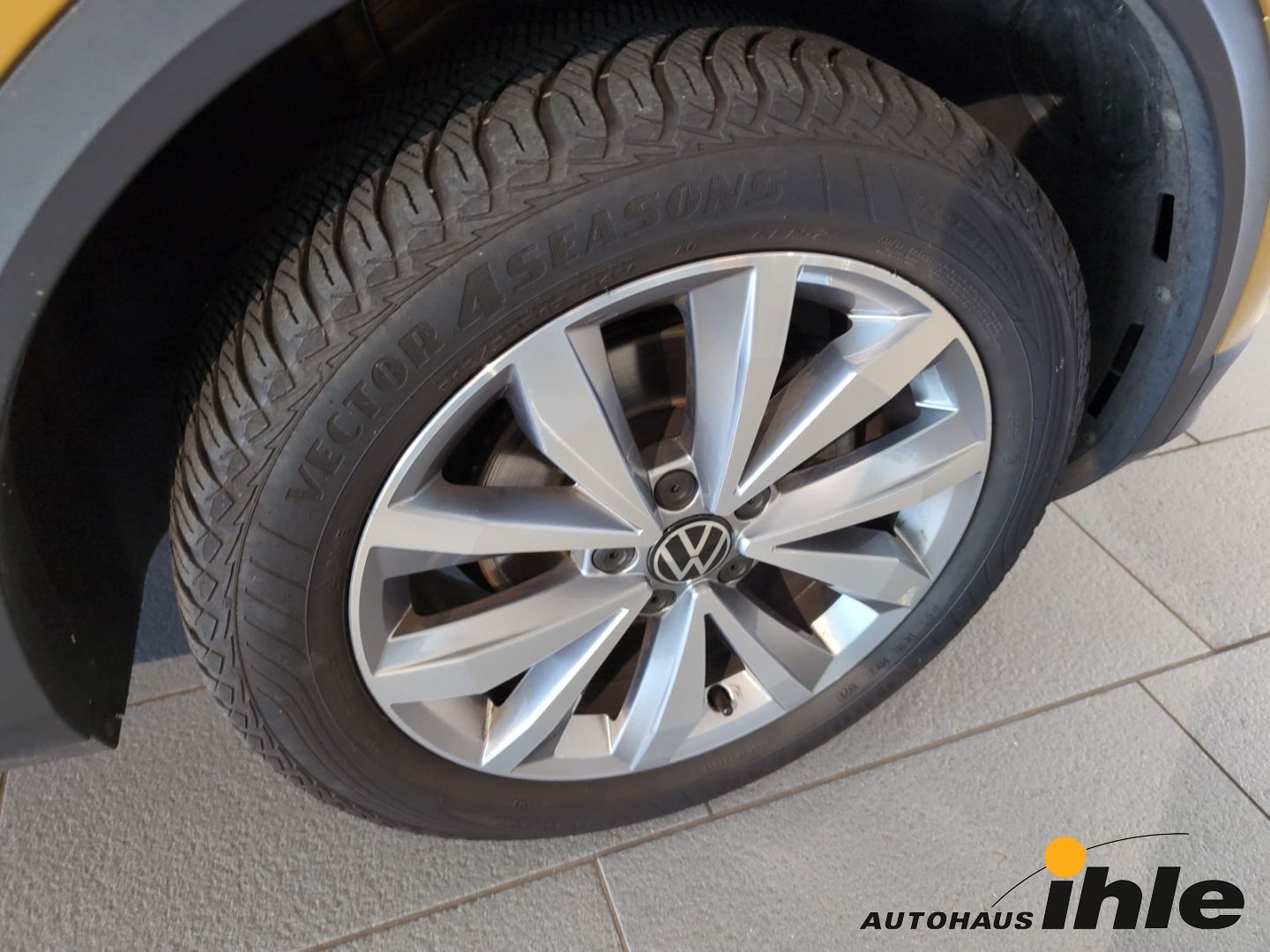 Volkswagen T-Roc Style 1.0 TSI - Samsaru's Car Outlet