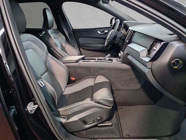 Volvo XC60 B5 AWD Plus Black Edition AHK Panorama 360"