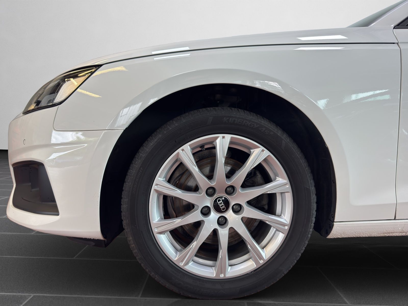 Audi A4 Avant 35 TFSI - Samsaru's Car Outlet