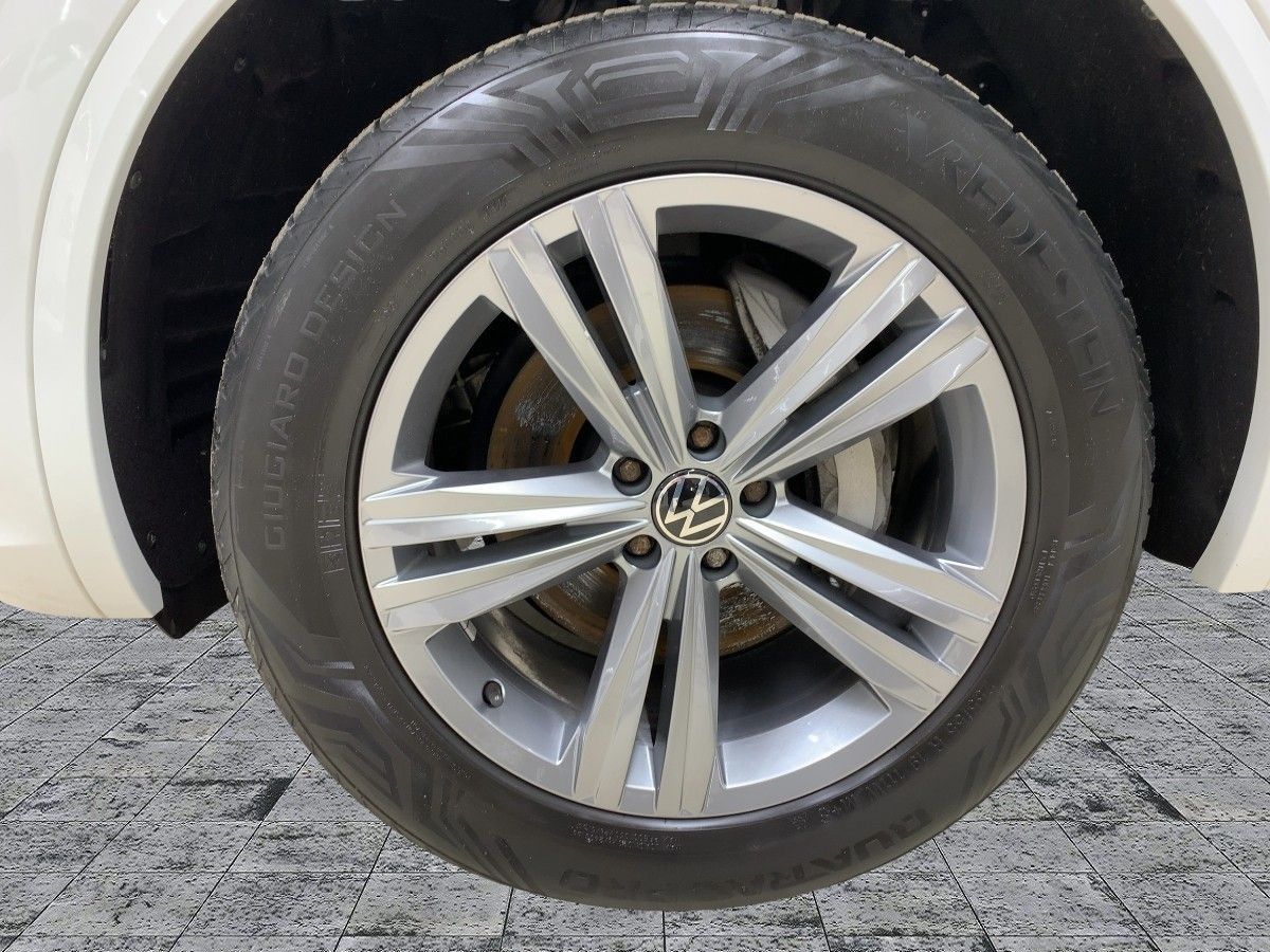 Volkswagen Touareg 3.0TDI 4M R-LINE - Samsaru's Car Outlet
