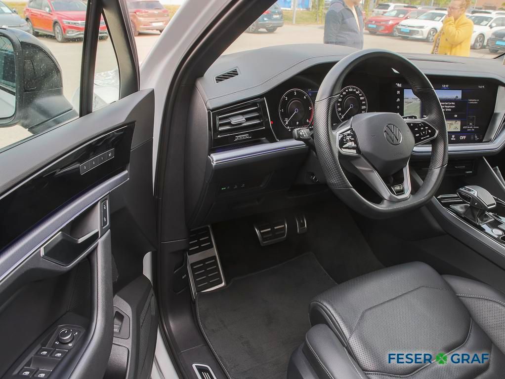 Volkswagen Touareg 3.0 TDI 4M R-Line Black - Samsaru's Car Outlet