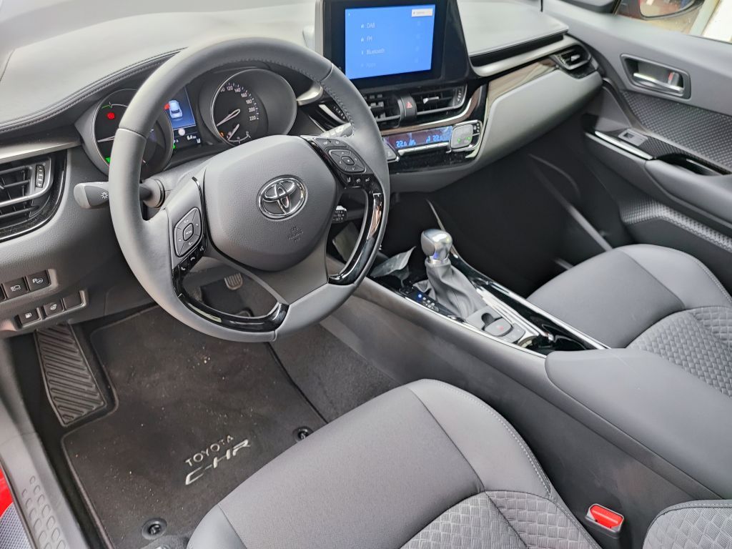 Toyota C-HR 2.0 Hybrid - Samsaru's Car Outlet