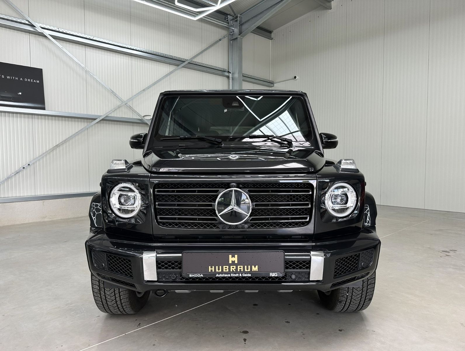 Mercedes-Benz G 500 AMG Line - Samsaru's Car Outlet