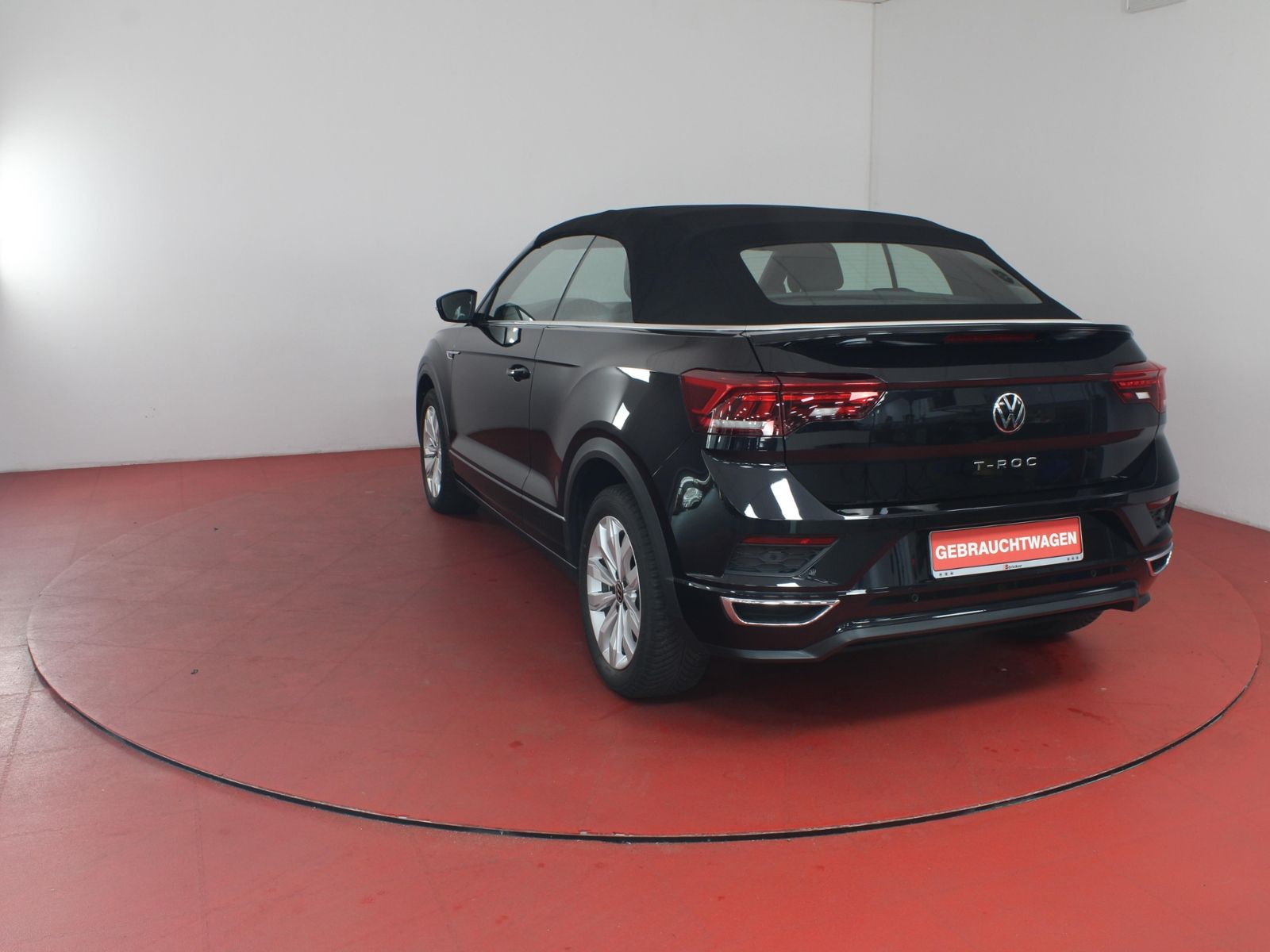 Volkswagen T-Roc R-Line 1.5TSI DSG - Samsaru's Car Outlet