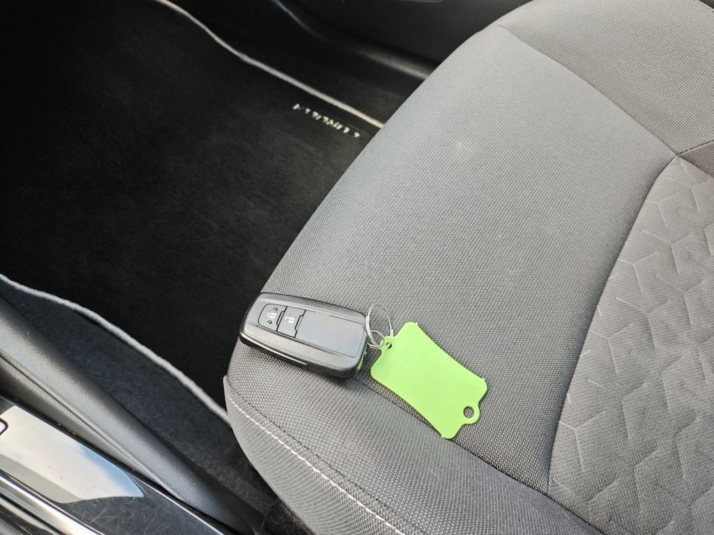 Toyota Corolla 1.8 Hybrid - Samsaru's Car Outlet